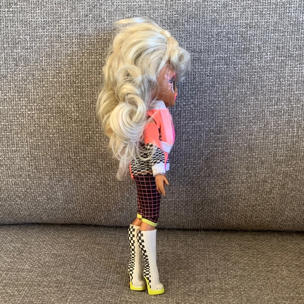 L.O.L Surprise OMG Lights Speedster Fashion Doll with Outfit